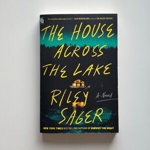 The House Across The Lake by Riley Sager Fiction Novel
📙📘 Bundle any 2 for $15